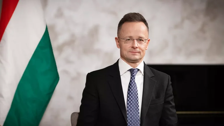 Szijjártó Péter webp